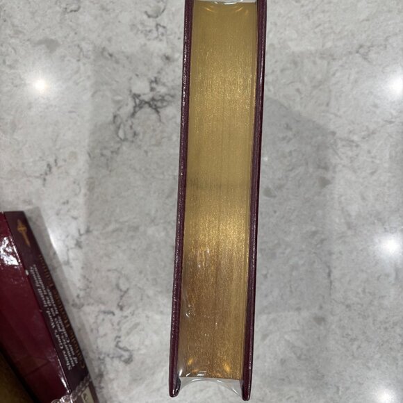 New Catholic Heritage Edition Holy Bible - Picture 4 of 6